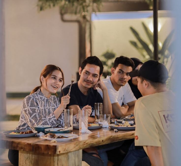 Cafe in the Moment: Ruang Berkumpul dan Berbagi Cerita